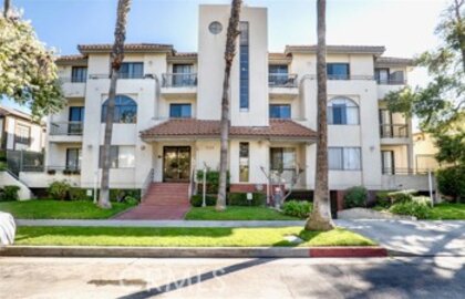 Fabulous Newly Listed Campbell Regency Condominium Located at 1114 Campbell Street #105